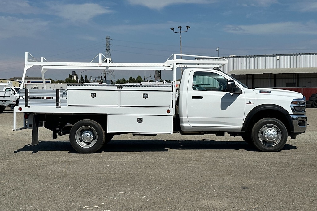 New 2025 Ram 5500 Chassis Cab 5500 TRADESMAN CHASSIS REGULAR CAB 4X4 84' CA Pickup