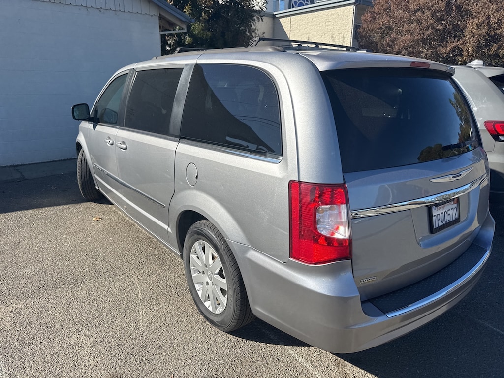 Certified 2016 Chrysler Town & Country Touring Minivan/Van