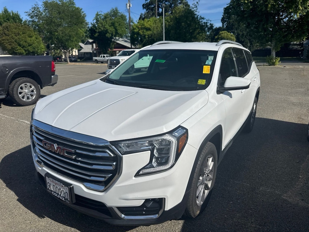 Used 2024 GMC Terrain SLT SUV