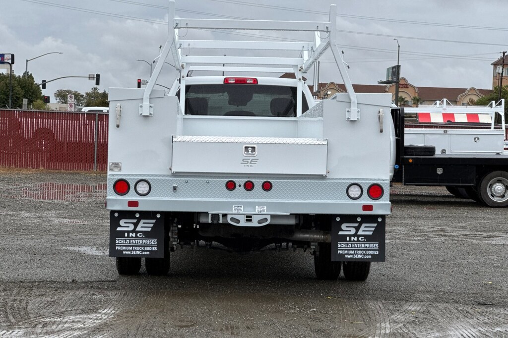 New 2026 Ram 5500 Chassis Cab 5500 TRADESMAN CHASSIS REGULAR CAB 4X4 84' CA Pickup