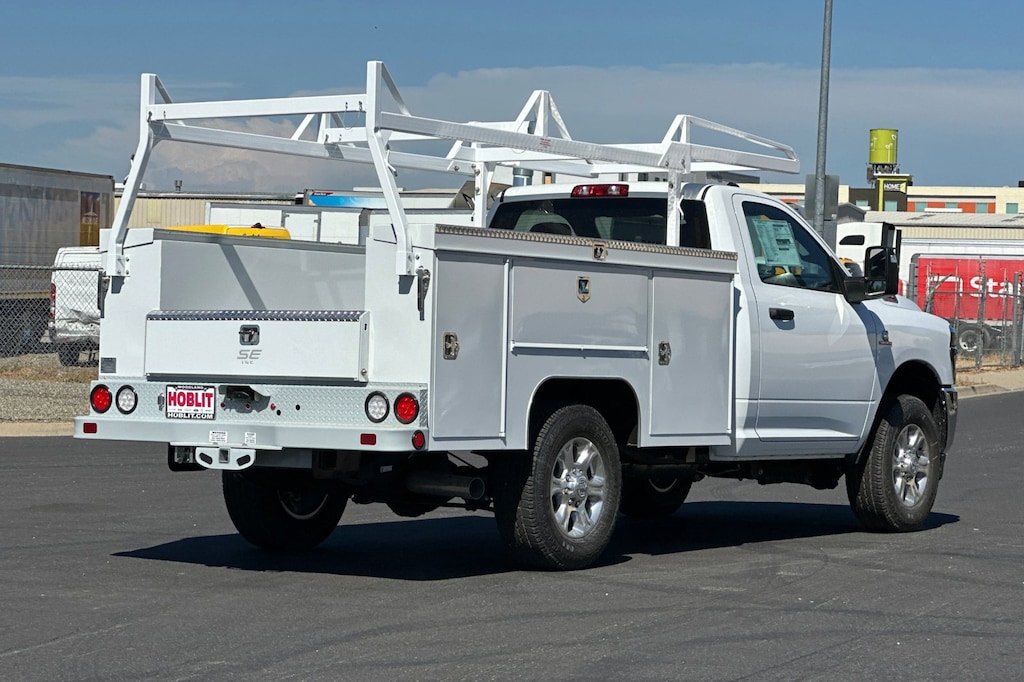 New 2025 Ram 3500 Chassis Cab 3500 TRADESMAN CHASSIS REGULAR CAB 4X2 60' CA Pickup