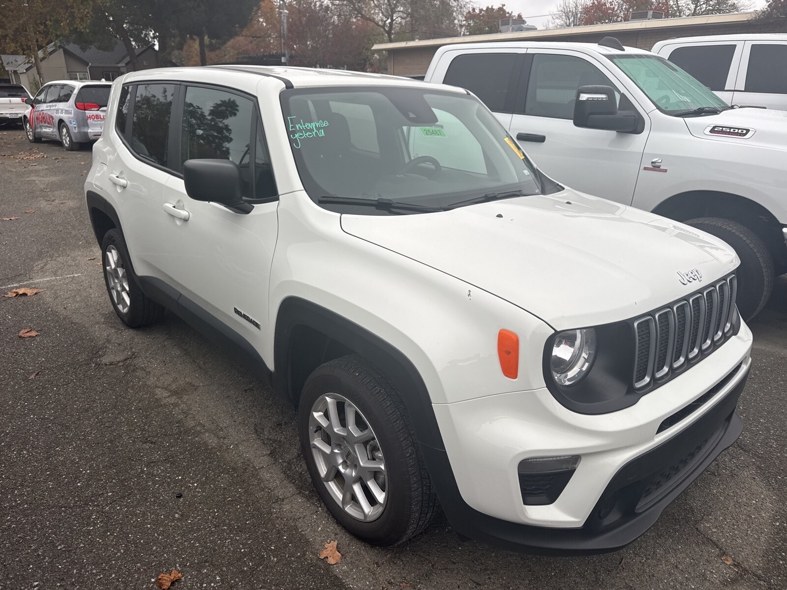 2023 Jeep Renegade Latitude photo 4