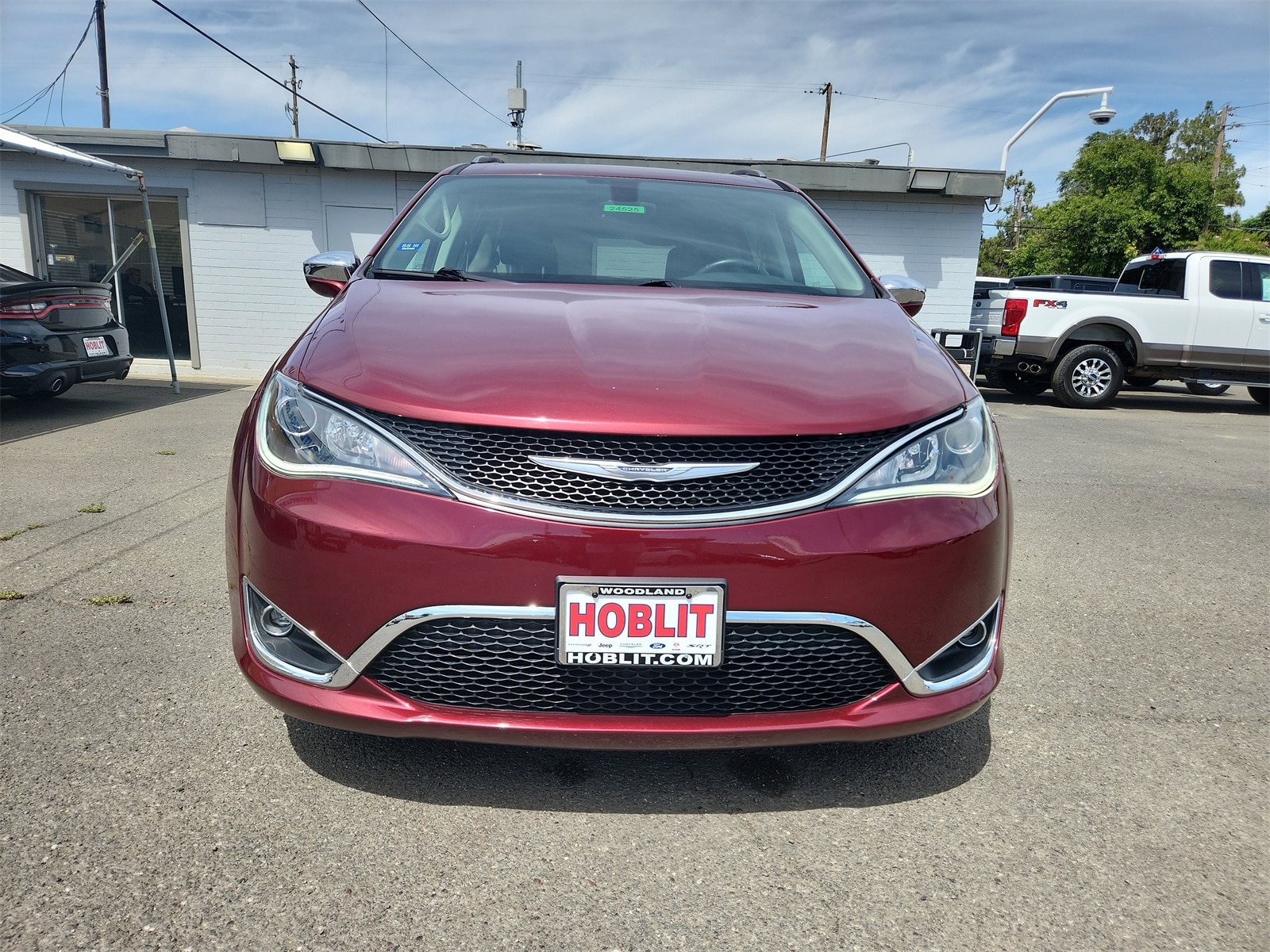Used 2017 Chrysler Pacifica Limited with VIN 2C4RC1GG8HR838043 for sale in Woodland, CA