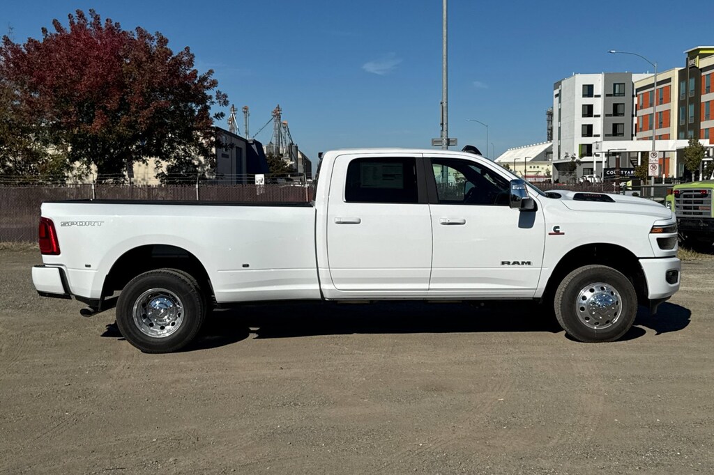 New 2026 Ram 3500 LARAMIE CREW CAB 4X4 8' BOX Pickup