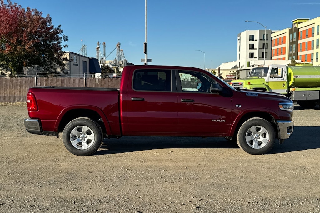 New 2026 Ram 1500 BIG HORN CREW CAB 4X4 5'7 BOX Pickup