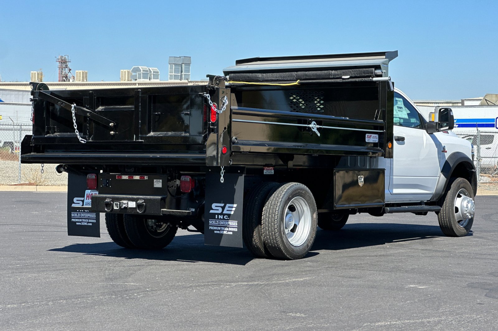 2025 Ram 5500 Tradesman photo 3