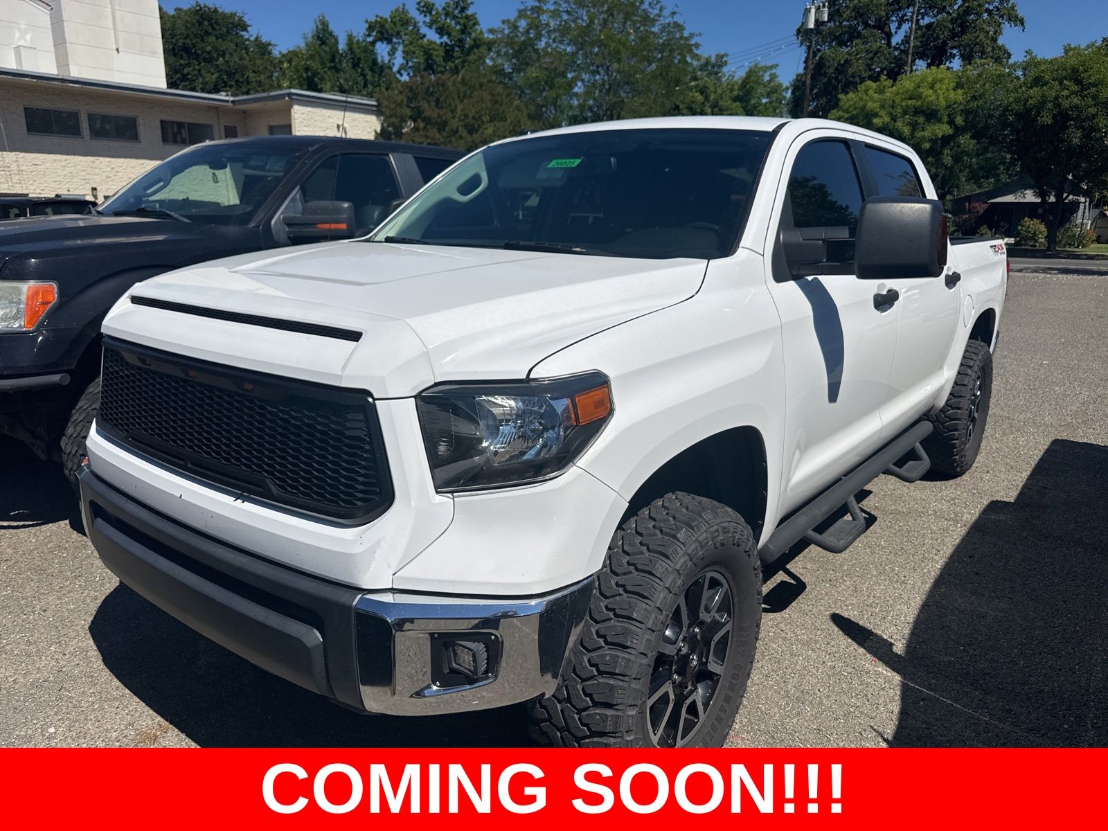 2017 Toyota Tundra SR5 5.7L 4WD Crew Max Short Bed's photo