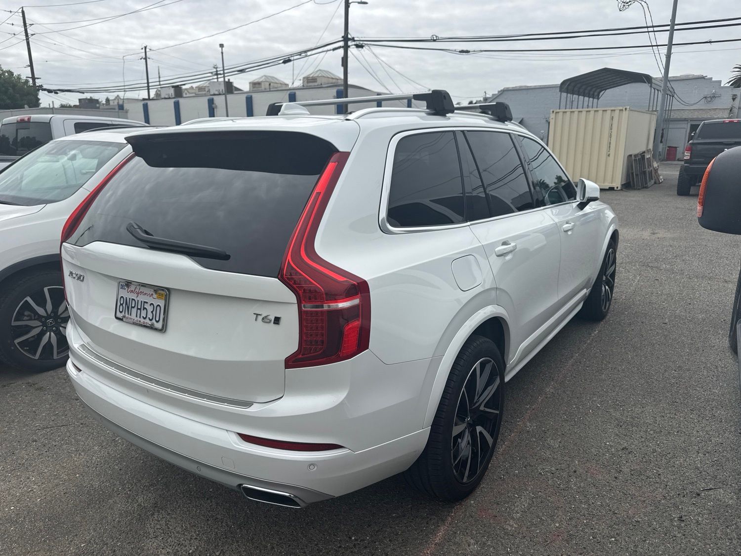 2020 Volvo XC90 T6 Momentum photo 3