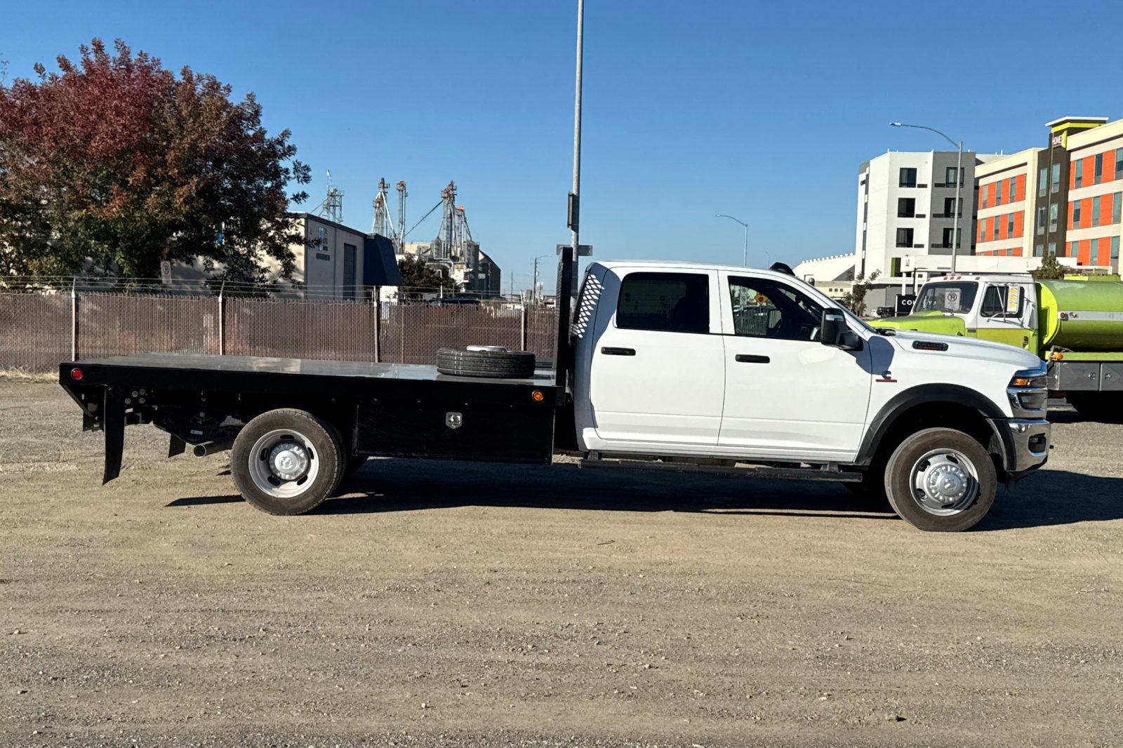 2026 Ram 5500 Tradesman photo 2