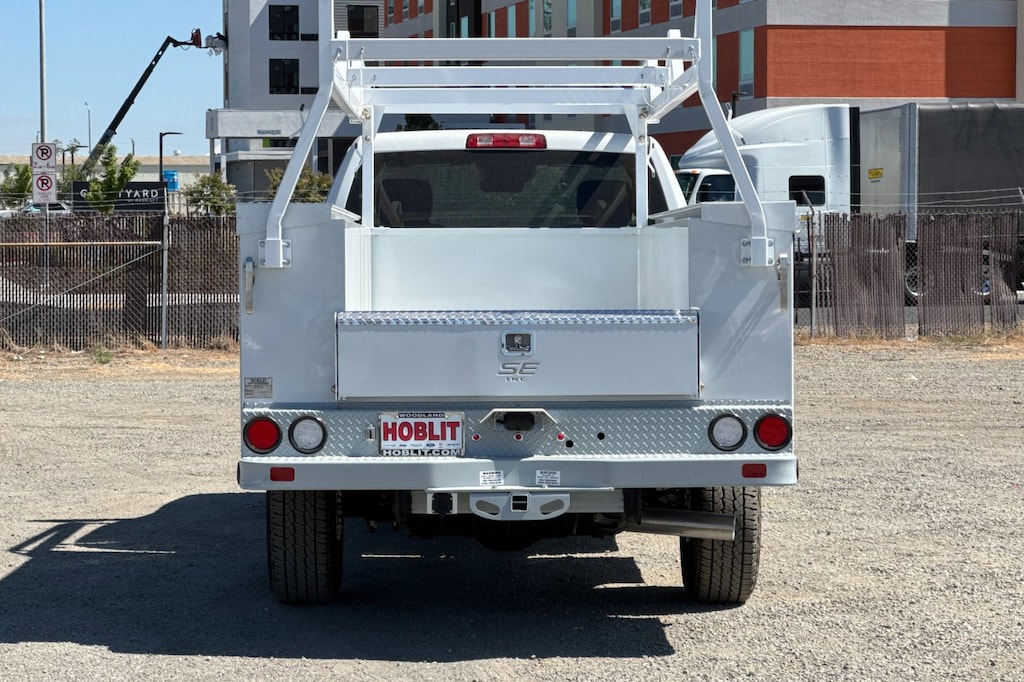 New 2025 Ram 3500 Chassis Cab 3500 TRADESMAN CHASSIS REGULAR CAB 4X2 60' CA Pickup