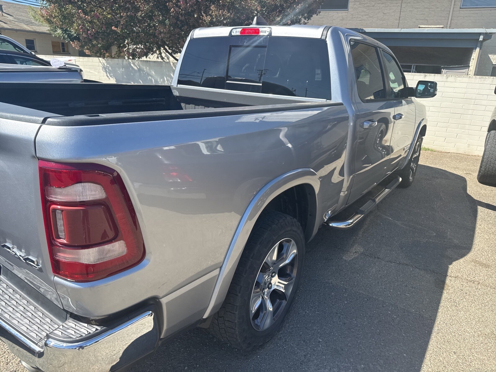 2019 Ram 1500 Laramie photo 3