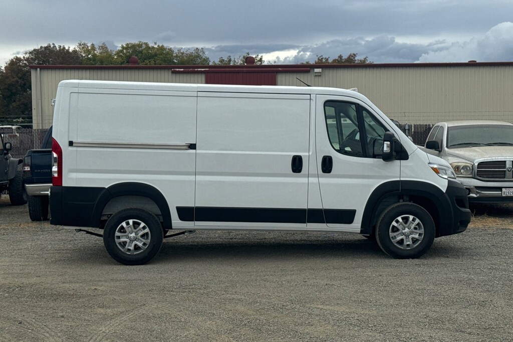 New 2026 Ram ProMaster PROMASTER 1500 SLT CARGO VAN LOW ROOF 136' WB Cargo Van