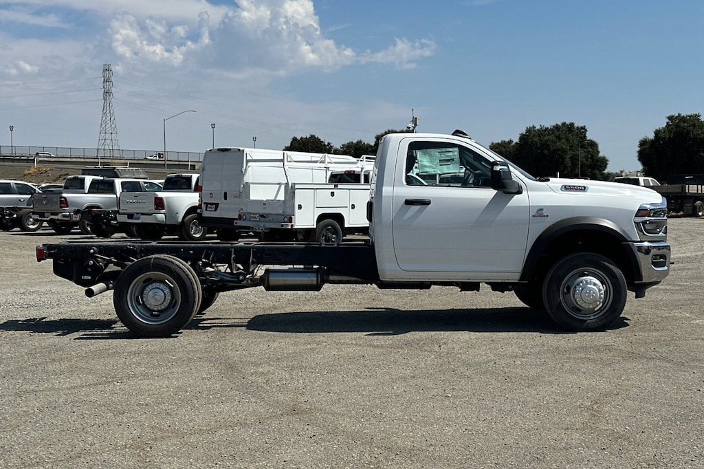 New 2025 Ram 5500 Chassis Cab 5500 TRADESMAN CHASSIS REGULAR CAB 4X4 84' CA Pickup