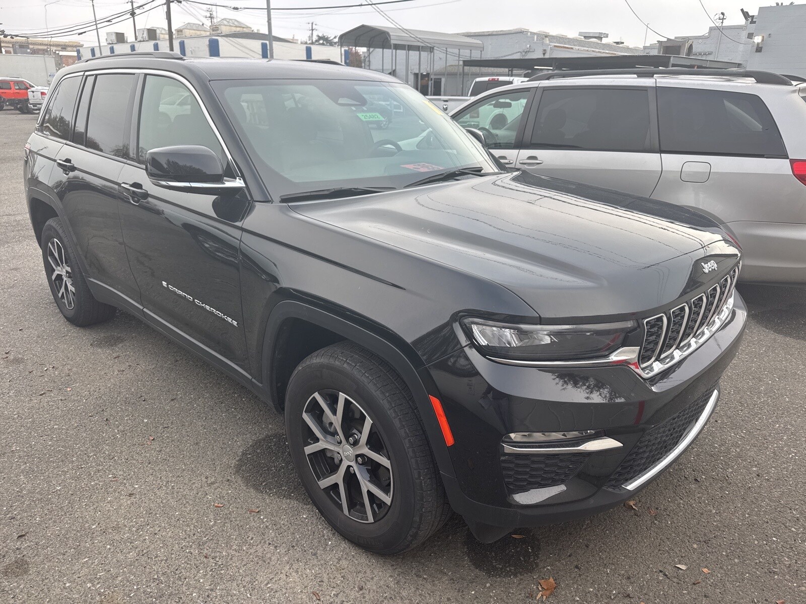 2024 Jeep Grand Cherokee Limited photo 4