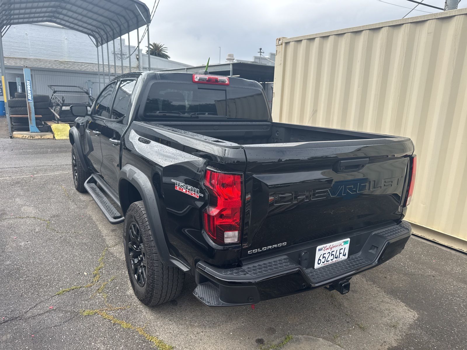 2024 Chevrolet Colorado Trail Boss photo 2