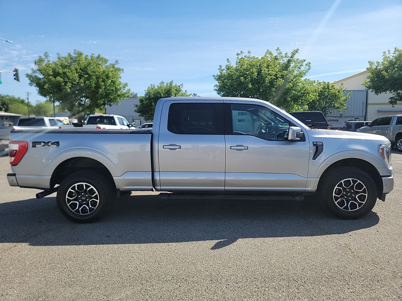 2021 Ford F-150 Lariat photo 2