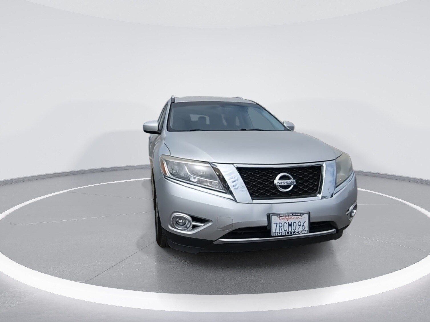 2016 Nissan Pathfinder SV photo 3