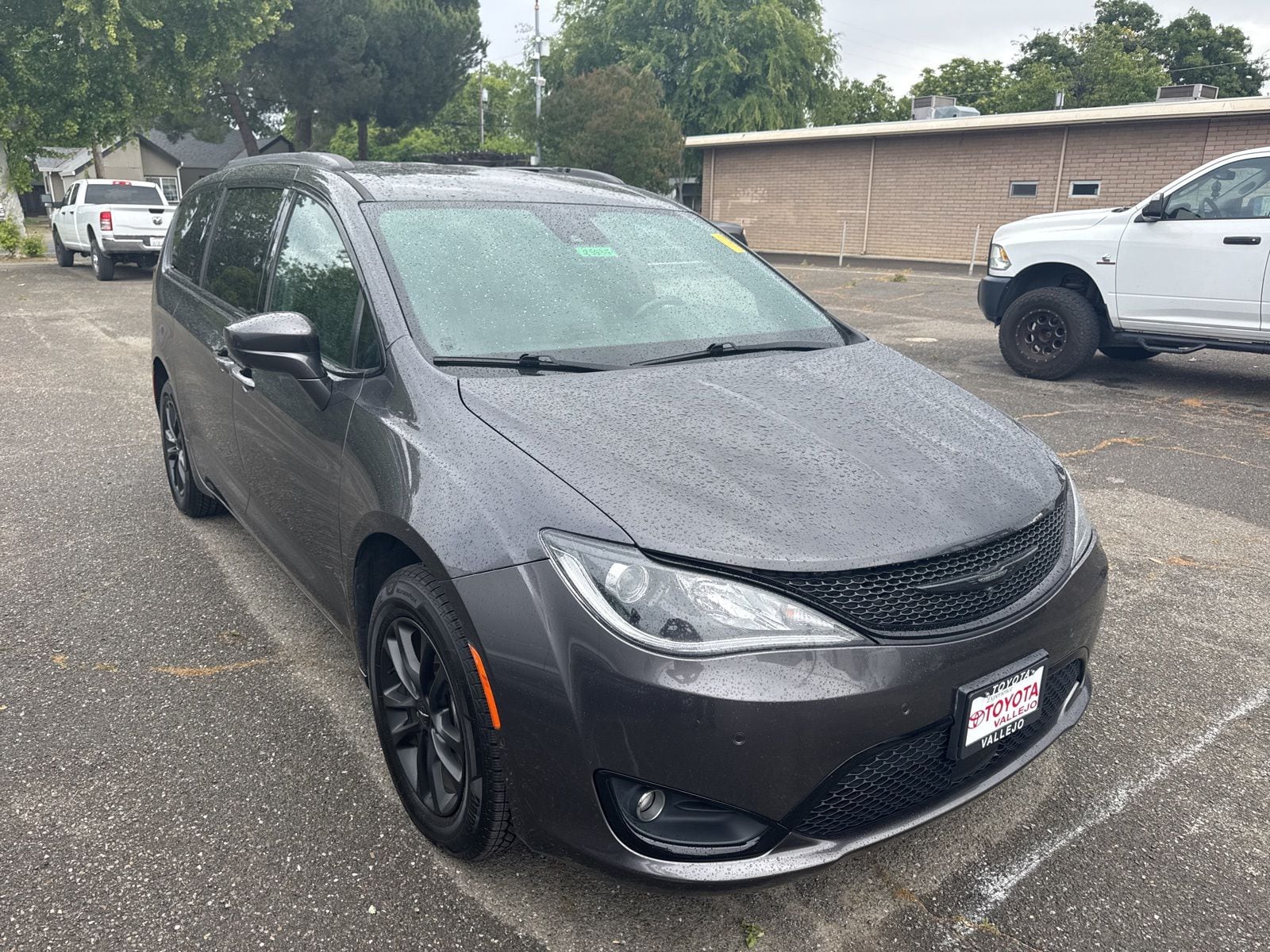 2020 Chrysler Pacifica Launch Edition photo 4