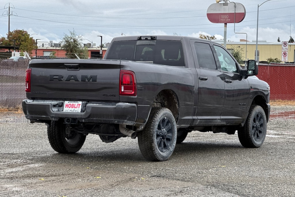 New 2026 Ram 2500 LARAMIE CREW CAB 4X4 6'4 BOX Pickup