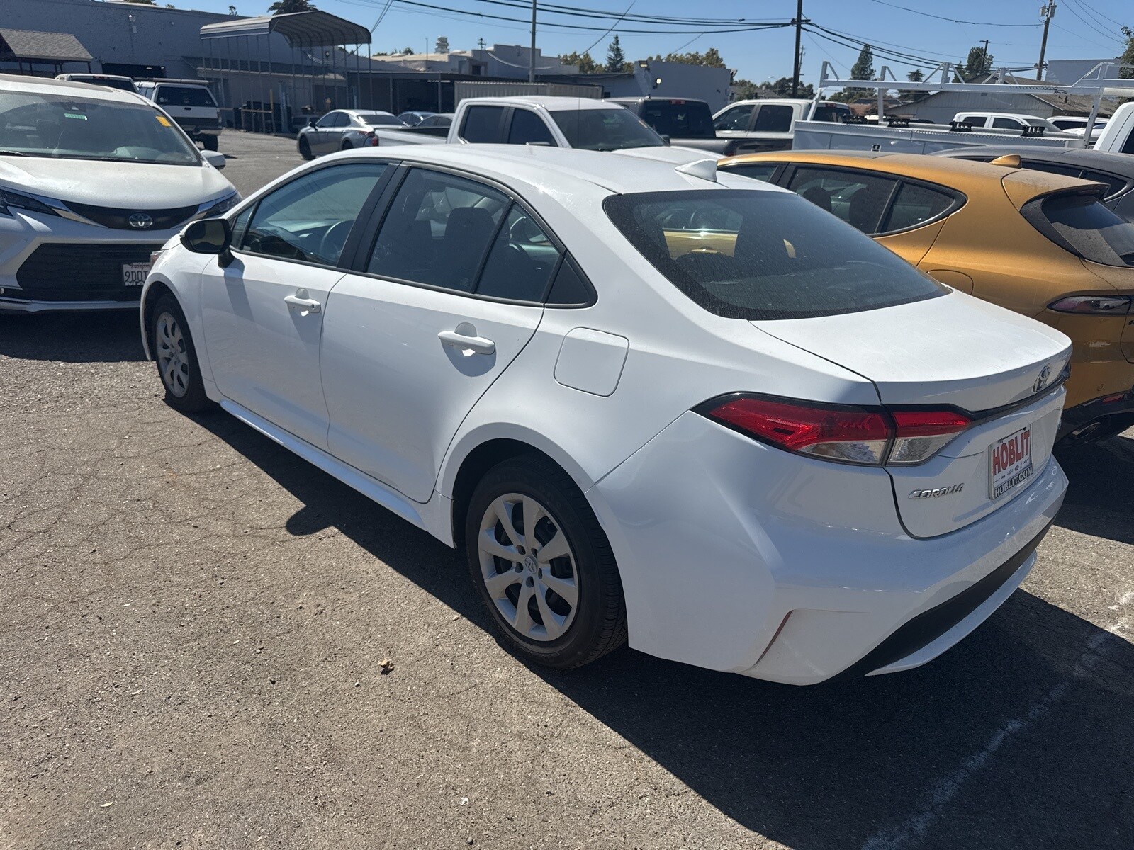 2022 Toyota Corolla LE photo 2