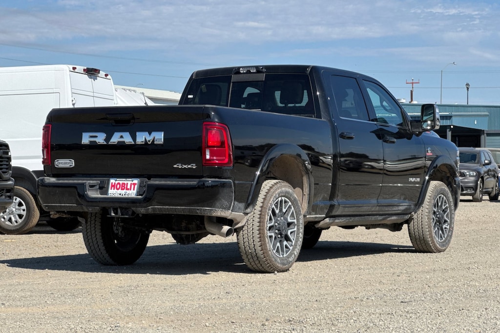 New 2026 Ram 2500 LIMITED LONGHORN CREW CAB 4X4 6'4 BOX Pickup