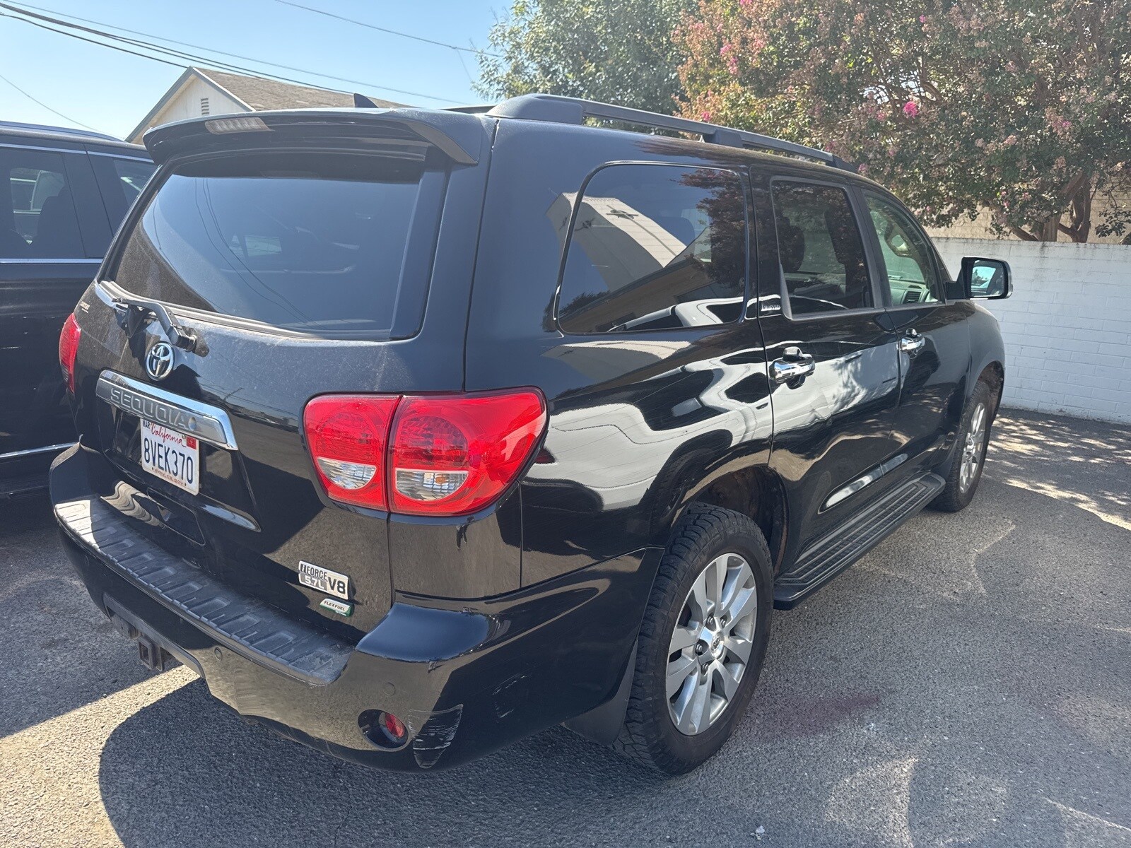 2014 Toyota Sequoia Limited photo 2