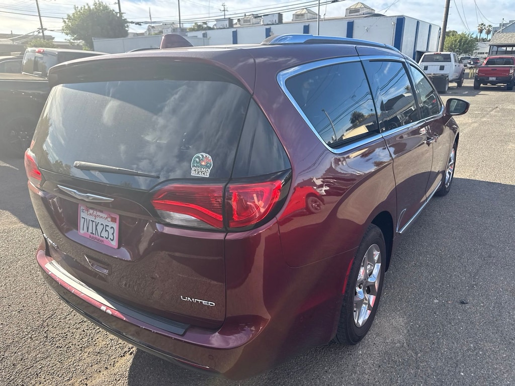 Certified 2017 Chrysler Pacifica Limited Minivan/Van