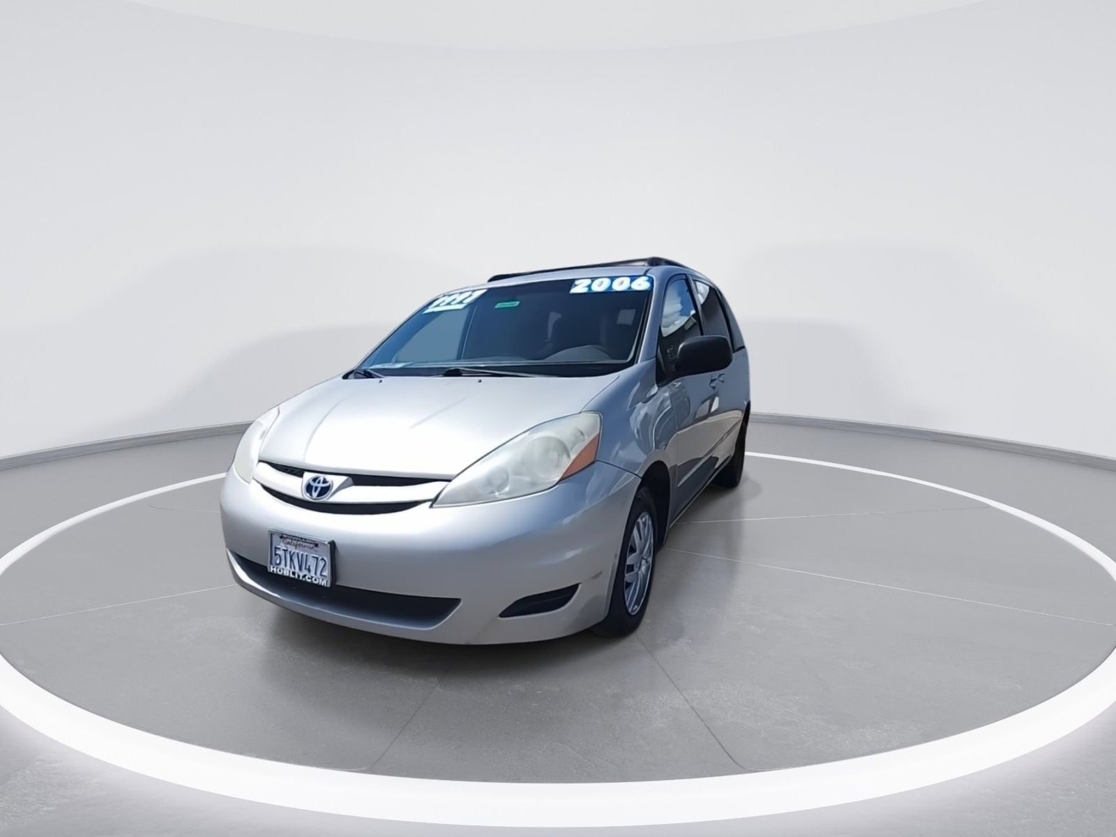 2006 Toyota Sienna LE photo 2