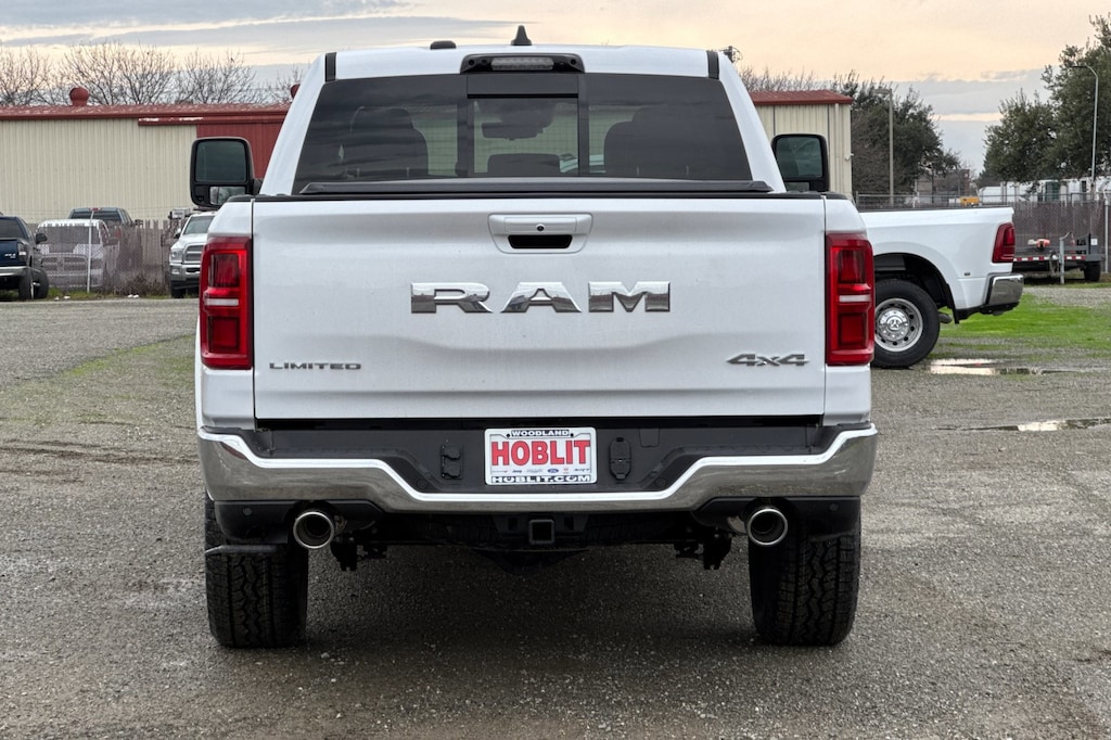 New 2026 Ram 1500 LIMITED CREW CAB 4X4 5'7 BOX Pickup