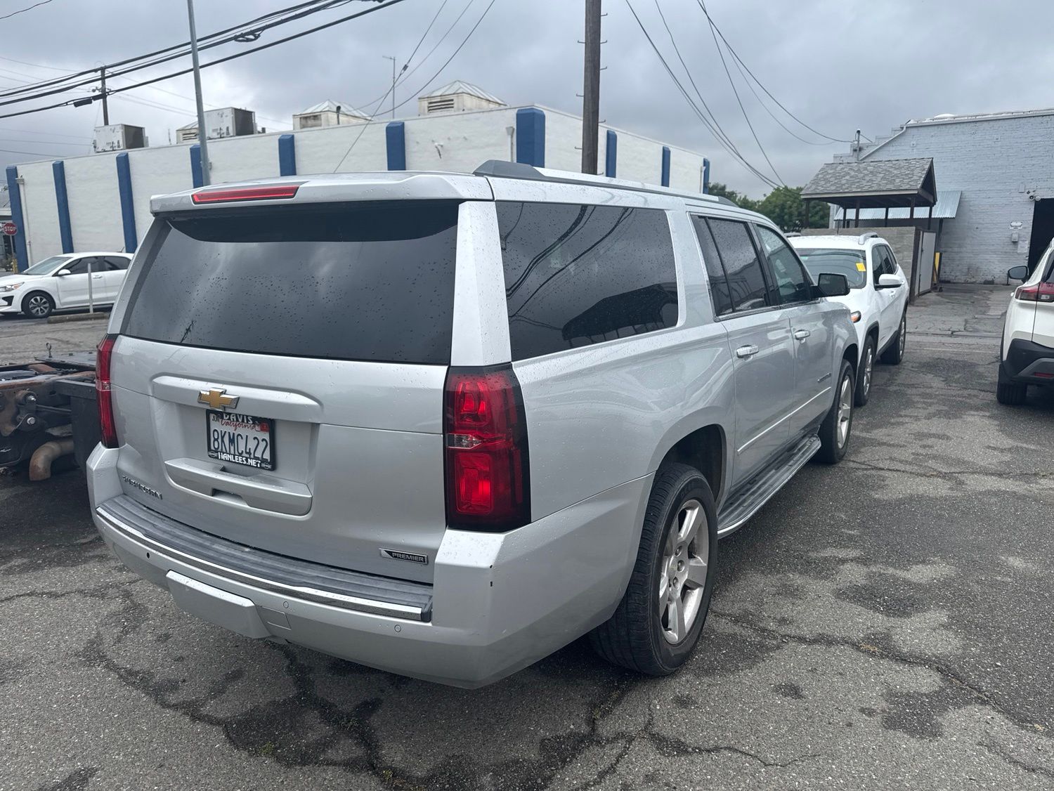 2017 Chevrolet Suburban Premier photo 3