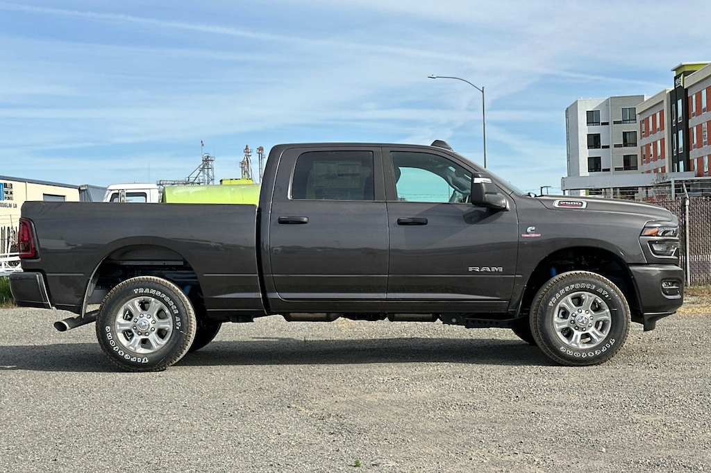New 2026 Ram 2500 BIG HORN CREW CAB 4X4 6'4 BOX Pickup
