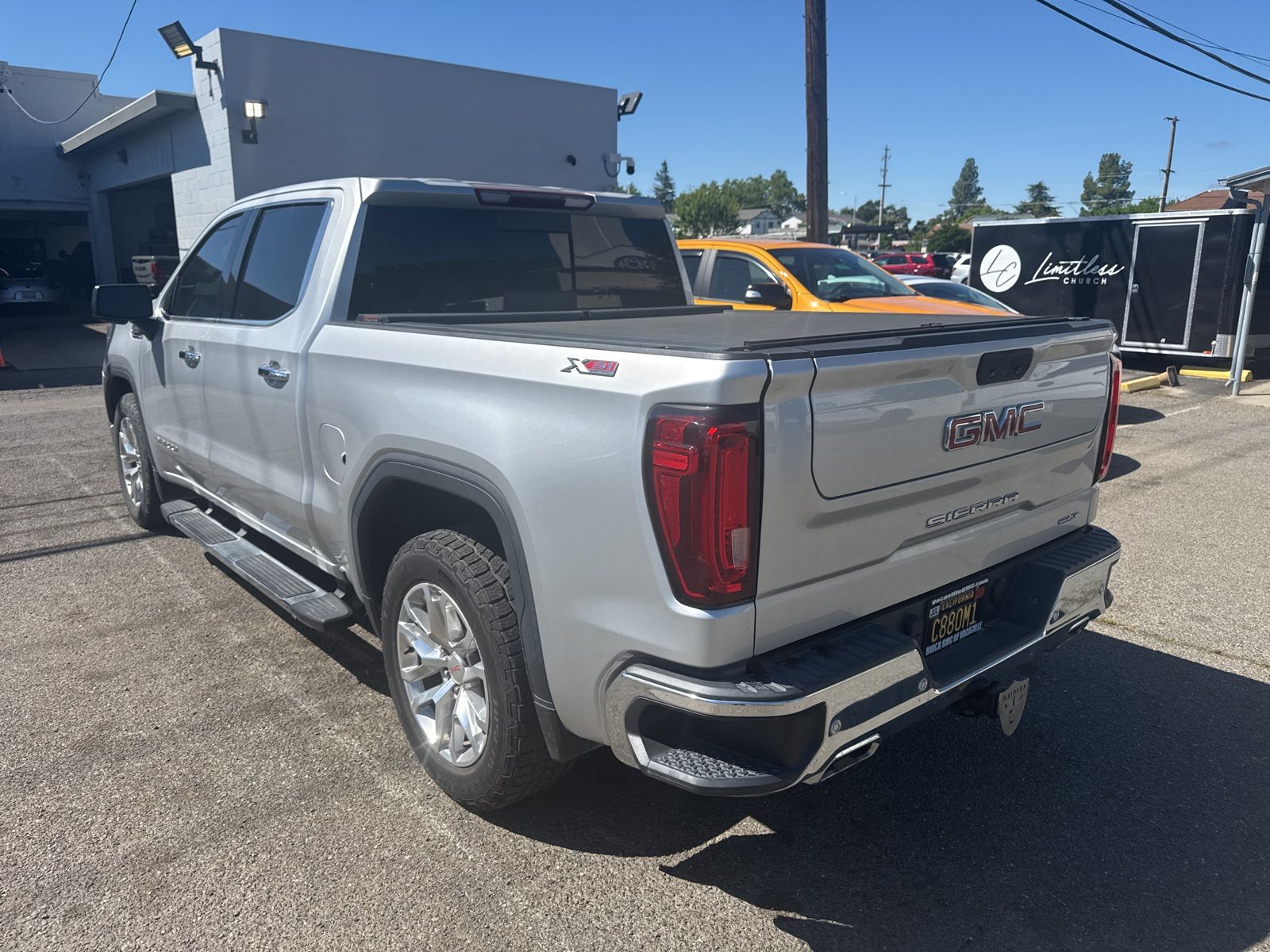 2019 GMC Sierra 1500 SLT photo 2