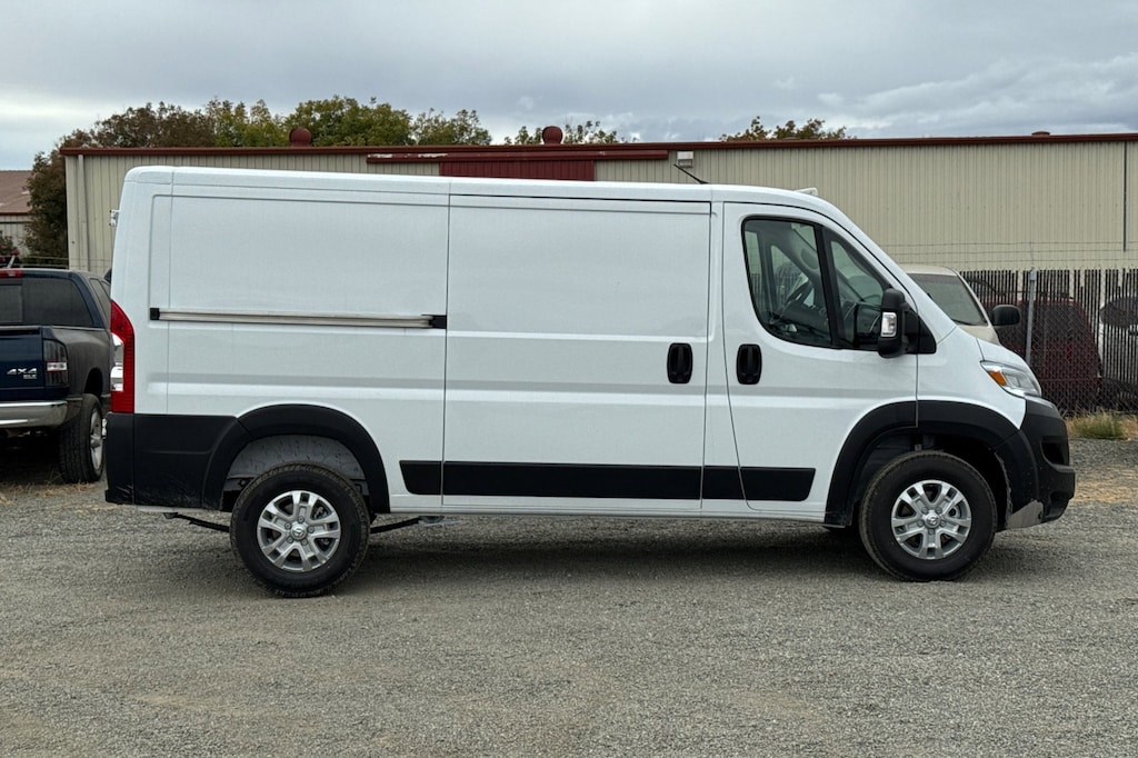 New 2026 Ram ProMaster PROMASTER 1500 SLT CARGO VAN LOW ROOF 136' WB Cargo Van