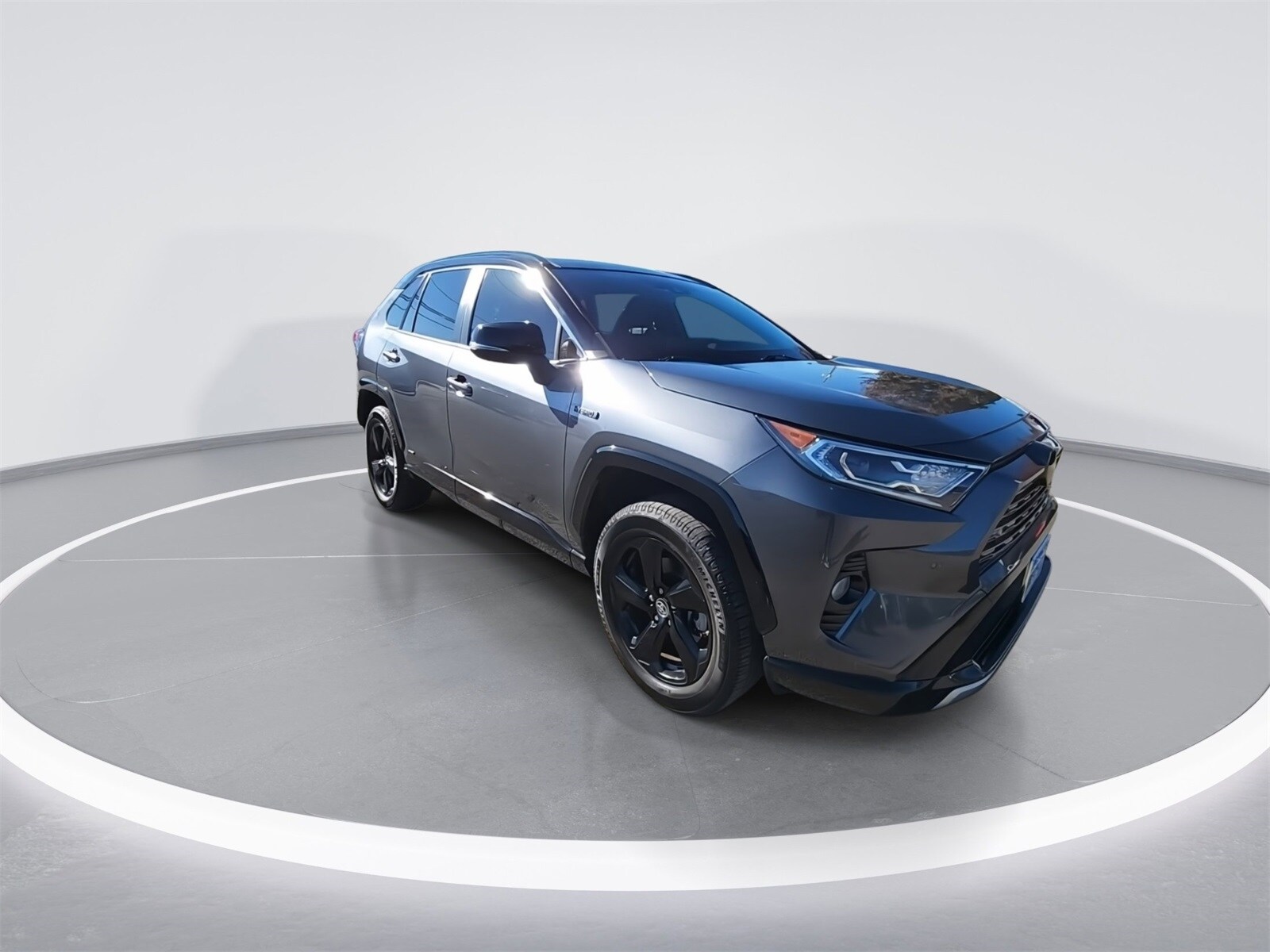2019 Toyota RAV4 Hybrid XSE photo 2