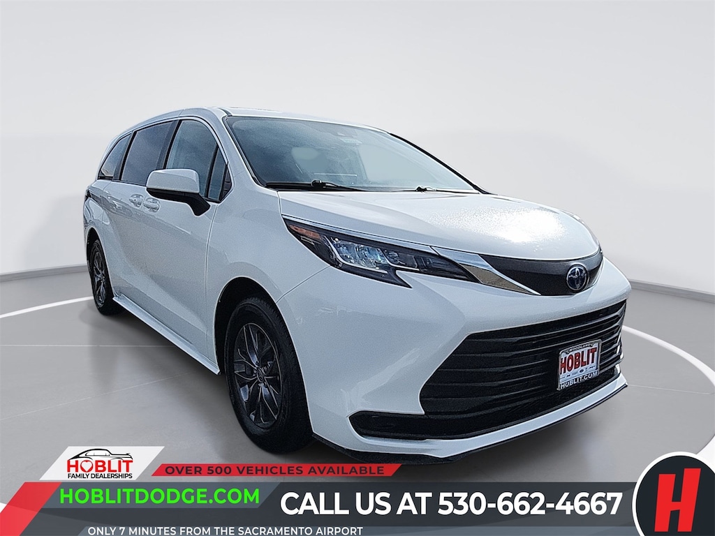 Certified 2022 Toyota Sienna LE 8 Passenger Minivan/Van