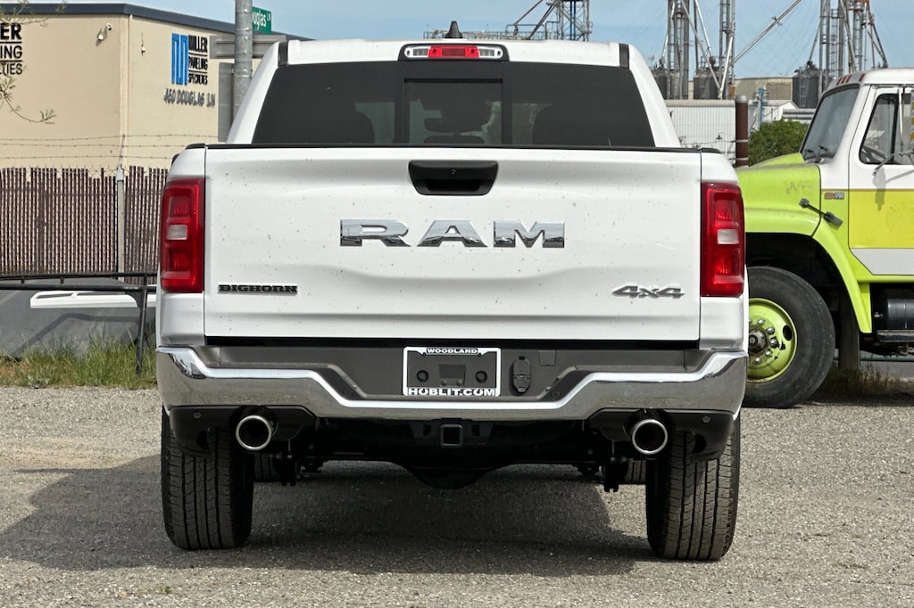 New 2026 Ram 1500 BIG HORN CREW CAB 4X4 5'7 BOX Pickup