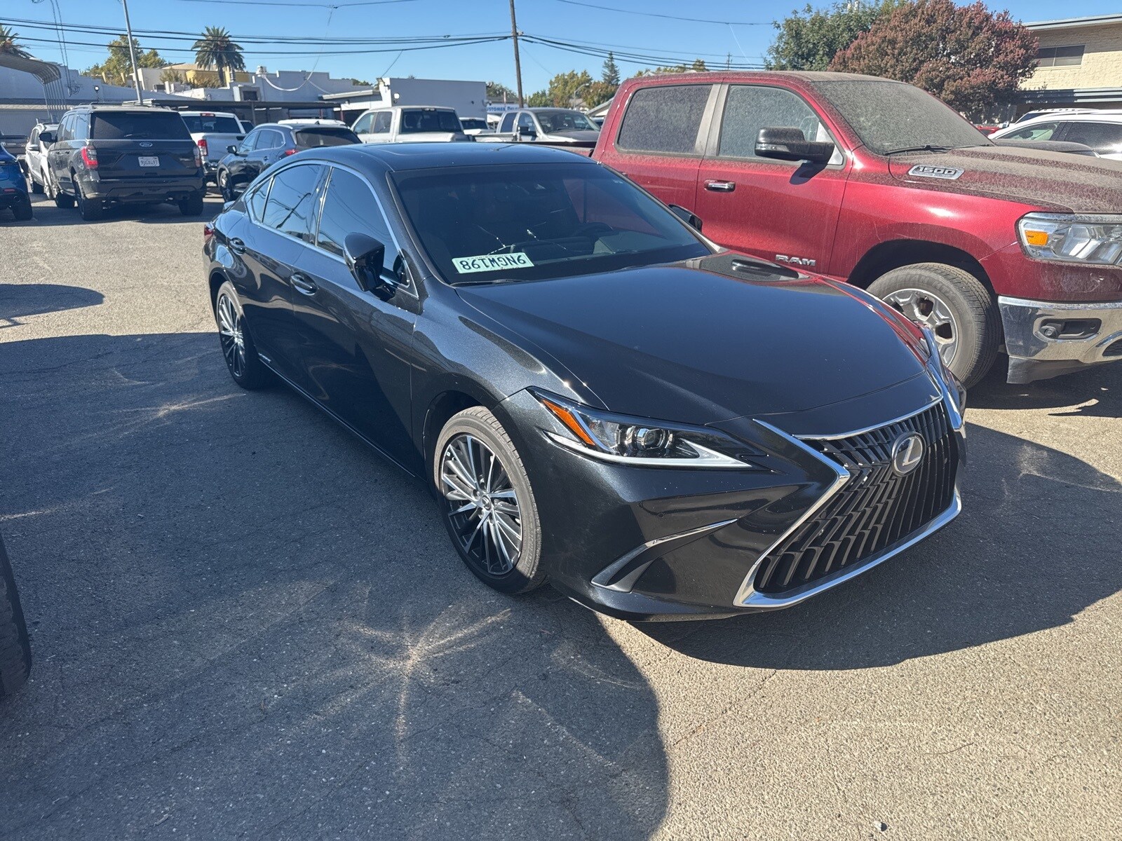 2022 Lexus ES 300h photo 4