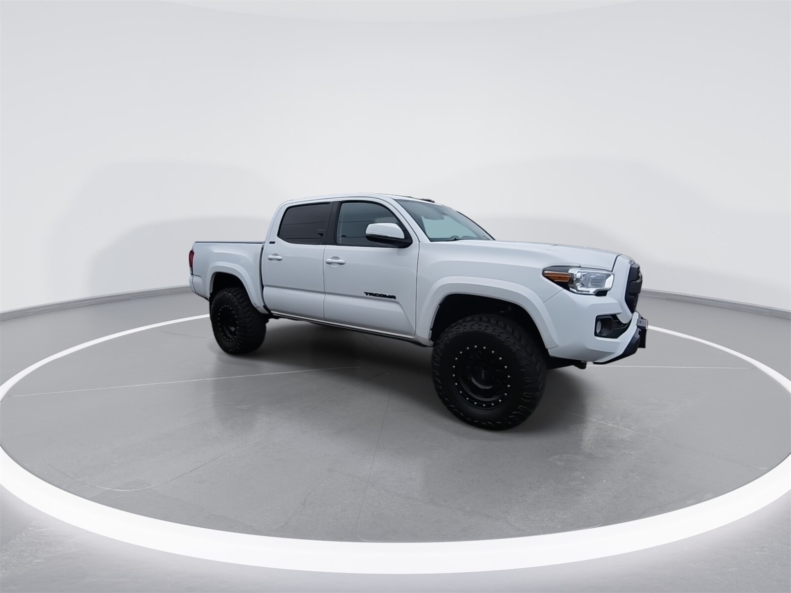 2022 Toyota Tacoma SR5 V6 photo 2