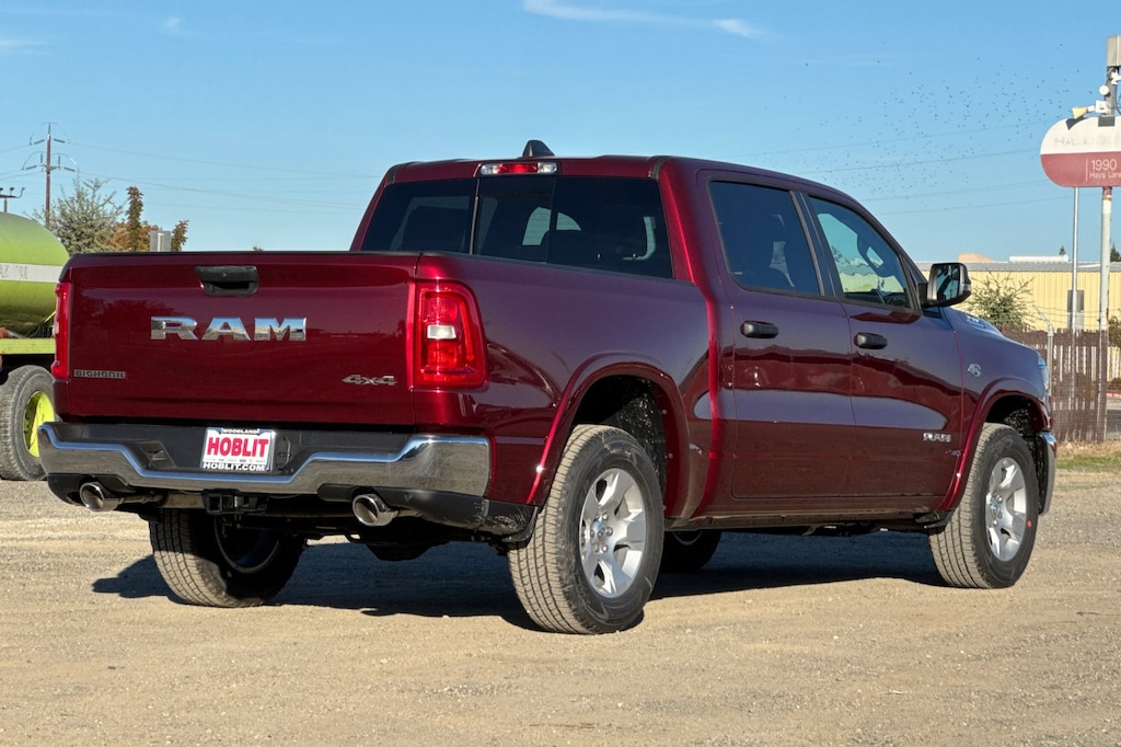 New 2026 Ram 1500 BIG HORN CREW CAB 4X4 5'7 BOX Pickup