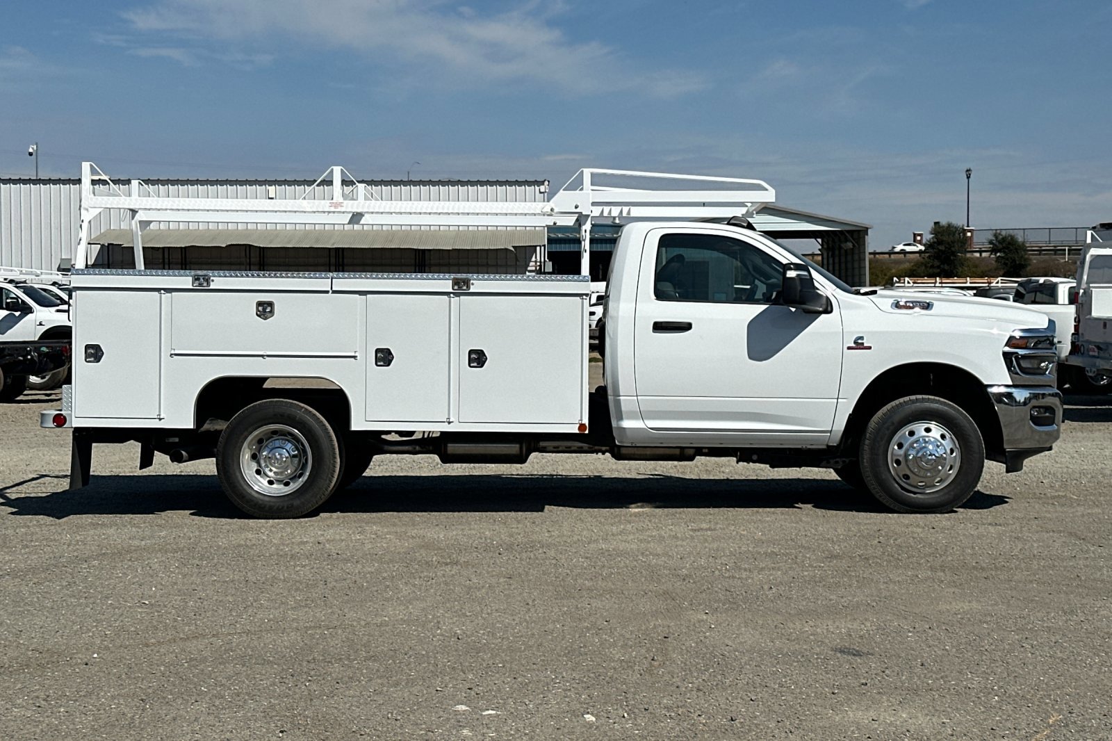 2025 Ram 3500 Tradesman photo 2
