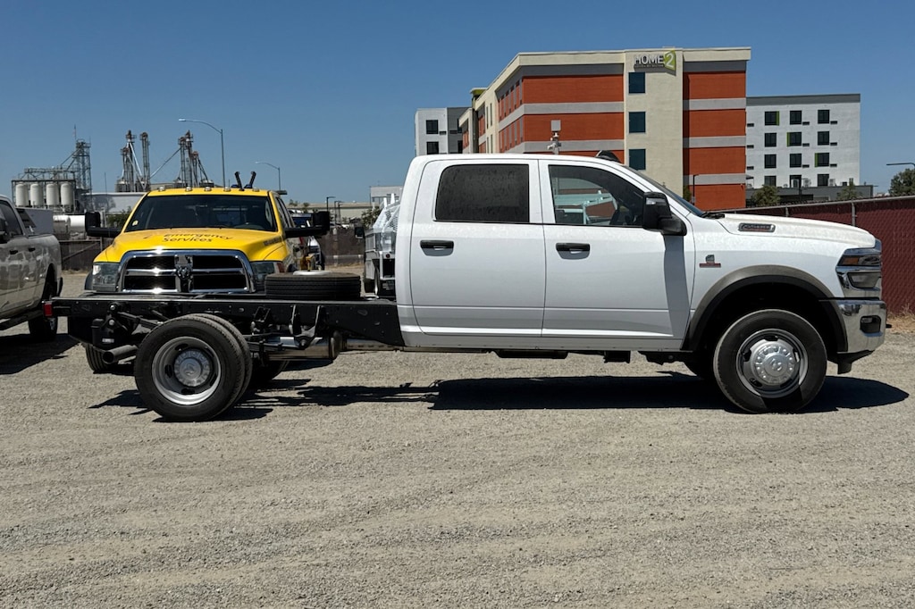 New 2025 Ram 5500 Chassis Cab 5500 TRADESMAN CHASSIS CREW CAB 4X4 60' CA Pickup
