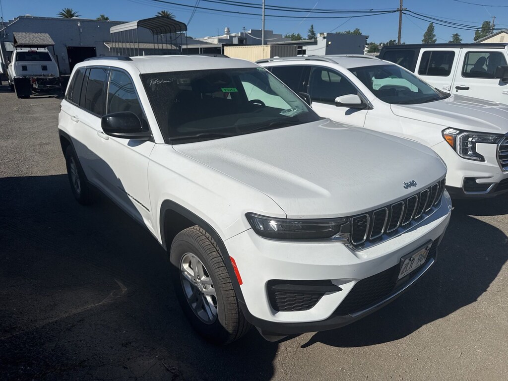 Used 2023 Jeep Grand Cherokee Laredo SUV