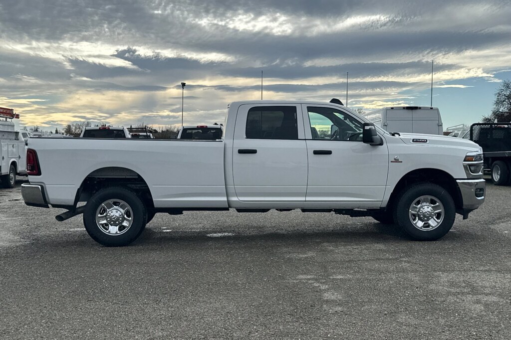 New 2026 Ram 2500 TRADESMAN CREW CAB 4X4 8' BOX Pickup