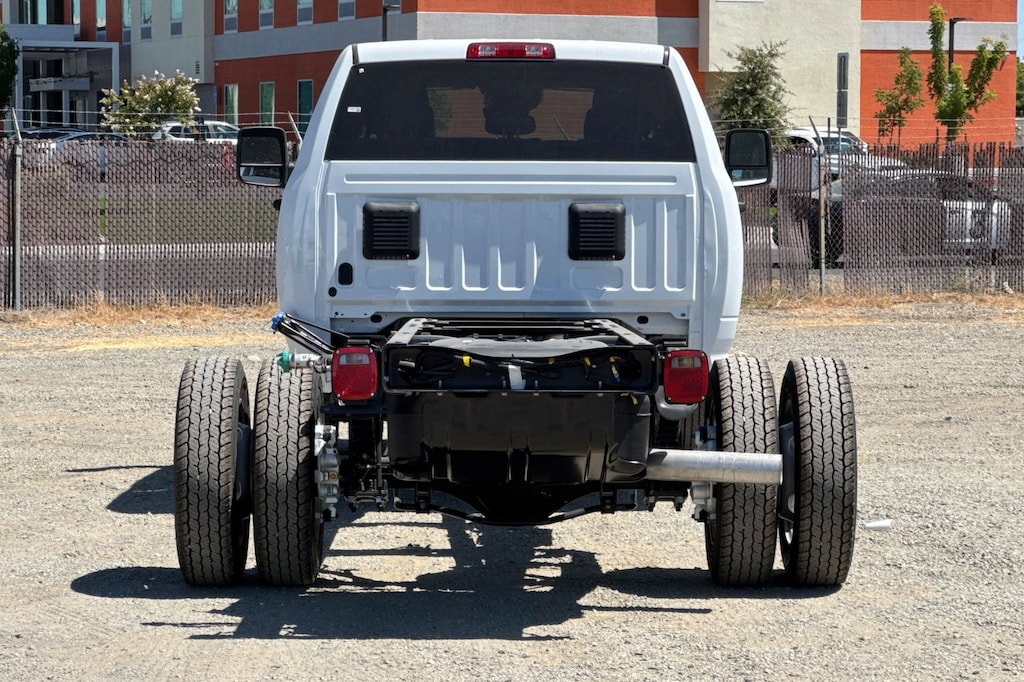 New 2025 Ram 5500 Chassis Cab 5500 TRADESMAN CHASSIS CREW CAB 4X4 84' CA Pickup