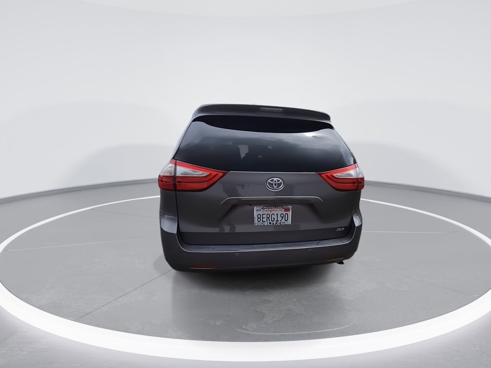 2015 Toyota Sienna XLE 8 Passenger photo 6