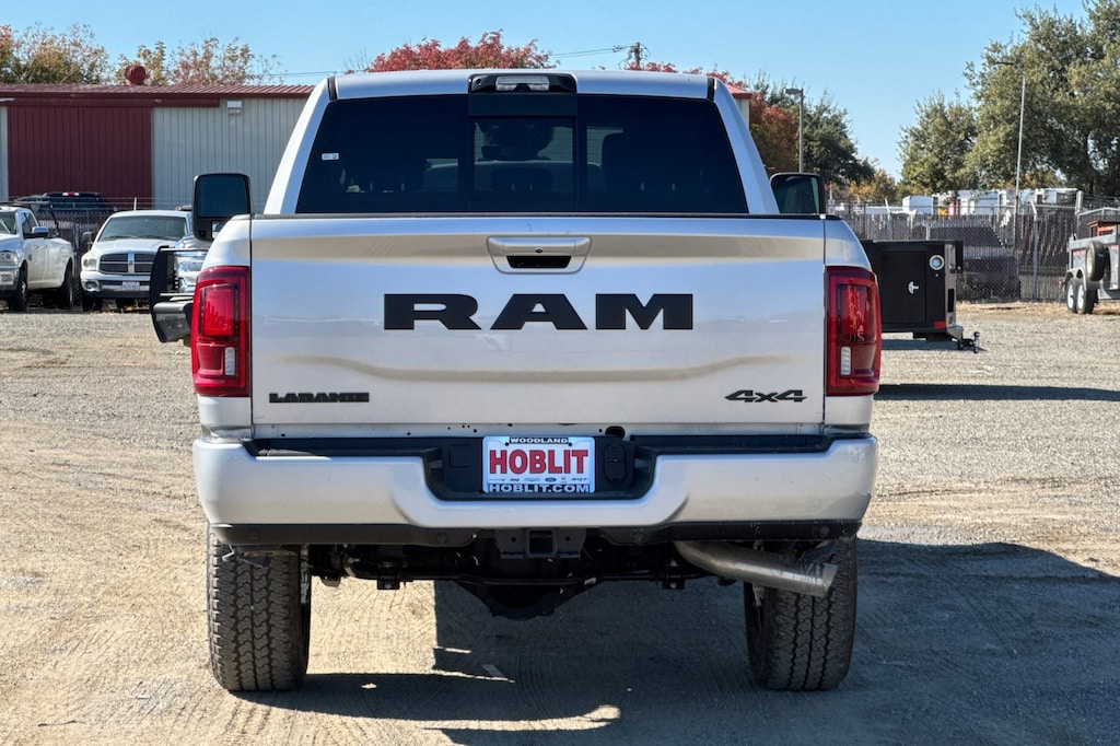 New 2026 Ram 2500 LARAMIE CREW CAB 4X4 6'4 BOX Pickup
