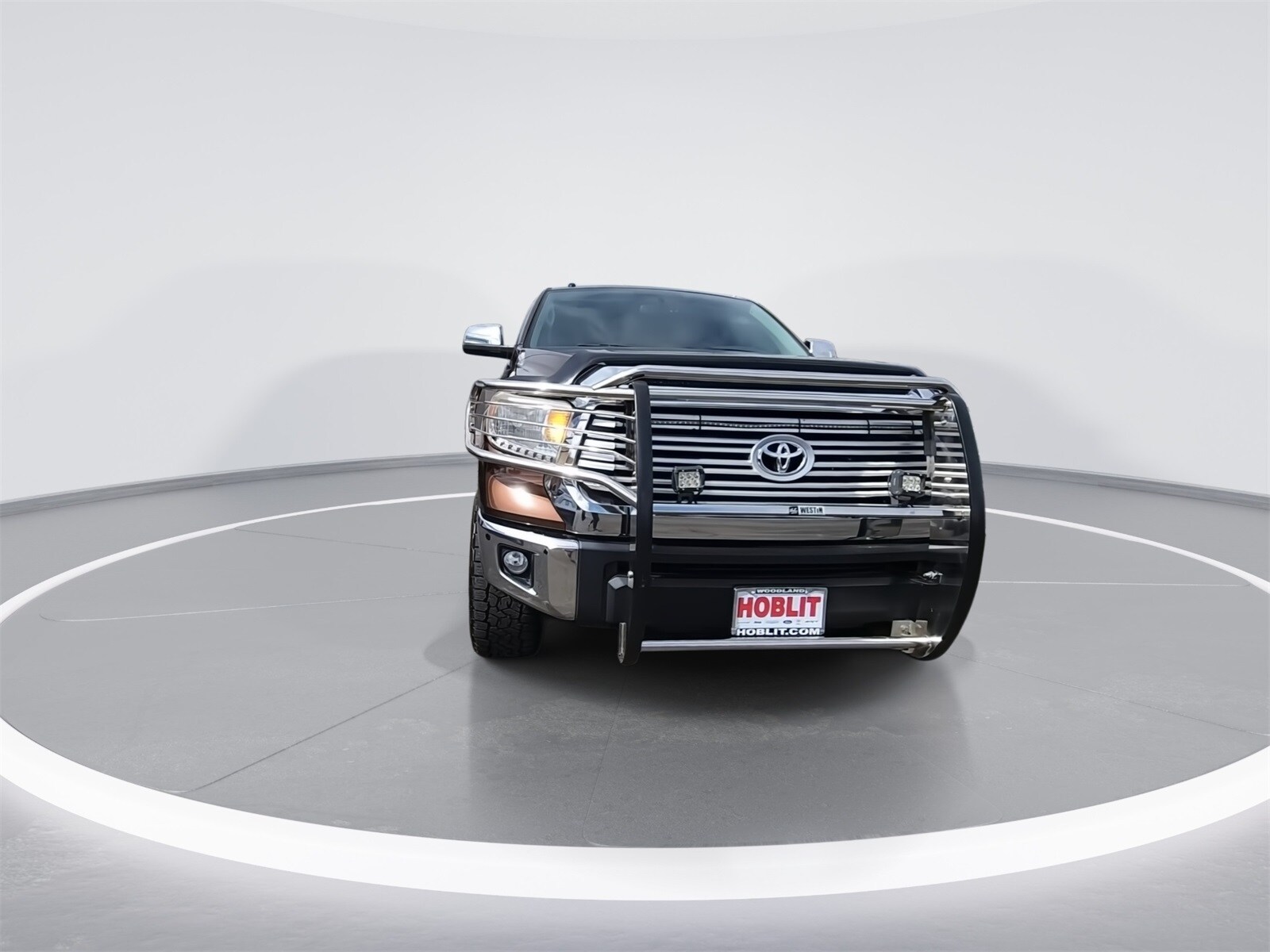 2017 Toyota Tundra Limited CrewMax photo 3