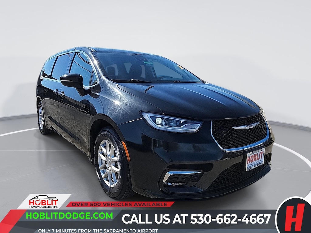 Certified 2023 Chrysler Pacifica Touring L Minivan/Van