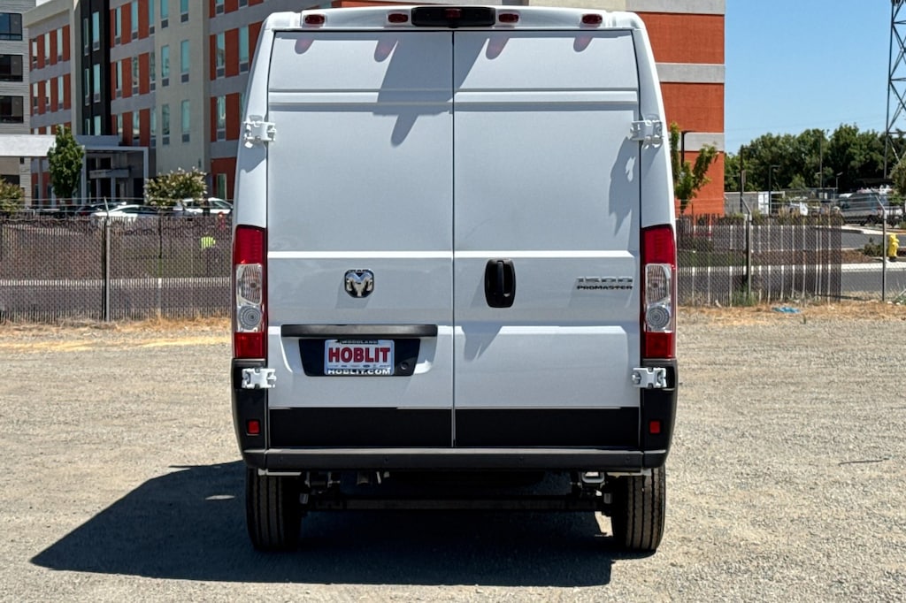 New 2025 Ram ProMaster PROMASTER 1500 SLT CARGO VAN HIGH ROOF 136' WB Cargo Van