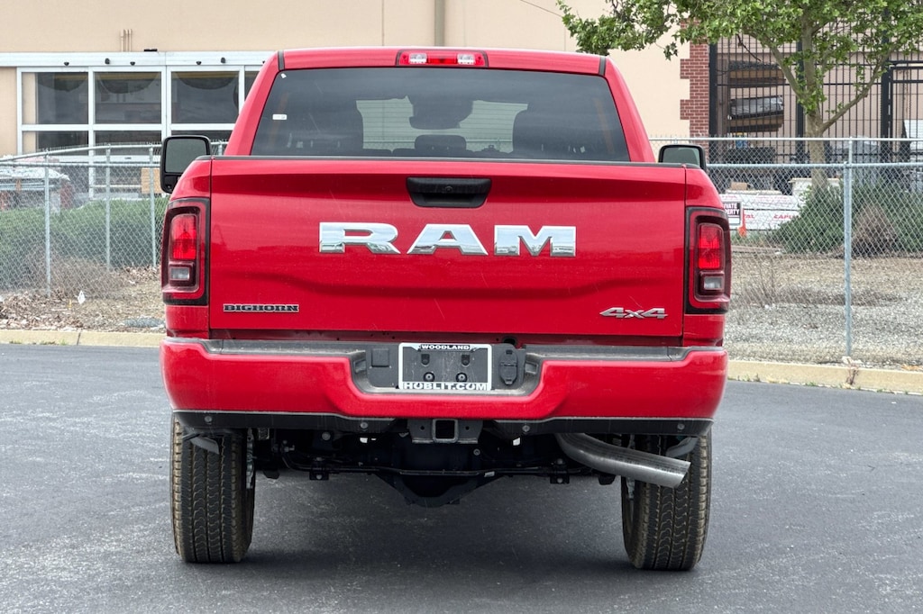 New 2026 Ram 2500 BIG HORN CREW CAB 4X4 6'4 BOX Pickup